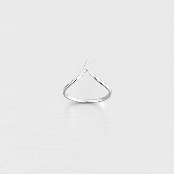 Sterling Silver Pointy V Shape Ring, Silver Rings, Stackable Band, Chevron - Picture 4 of 14